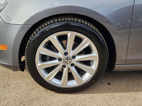 Used 2013 Volkswagen Golf TDI image 10