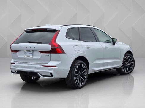 New 2026 Volvo XC60 T8 Ultra w/ Climate Package AWD/4WD image 6