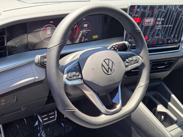 New 2026 Volkswagen Tiguan SE R-Line FWD image 11