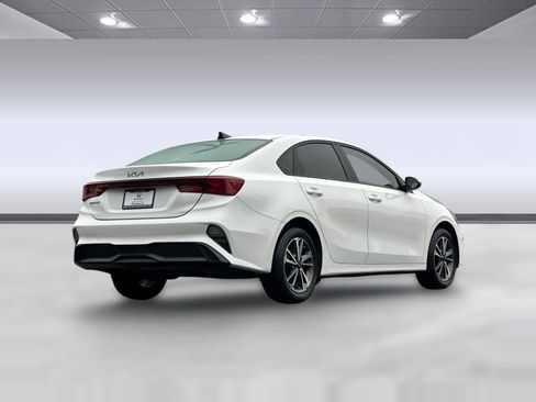 Used 2022 Kia Forte LXS w/ LXS Technology Package image 8