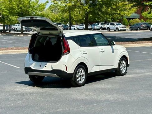 Used 2025 Kia Soul LX w/ LX Technology Package image 18