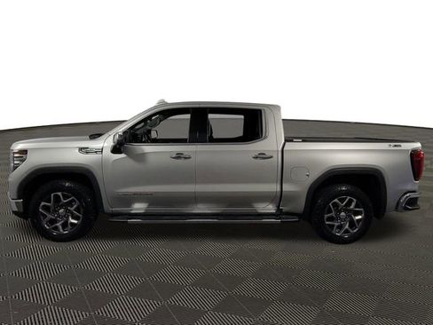 Used 2022 GMC Sierra 1500 SLT w/ X31 Off-Road Package image 5