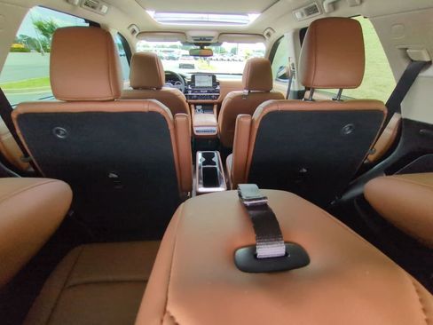 Used 2022 Nissan Pathfinder Platinum w/ Cargo Package FWD image 33