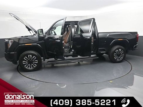 New 2026 GMC Sierra 2500 Denali Ultimate w/ LPO, Black Badging Package image 23
