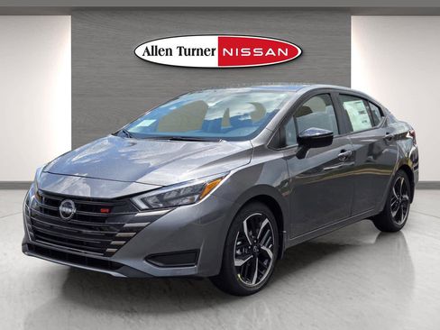 New 2025 Nissan Versa SR w/ Trunk Package image 3