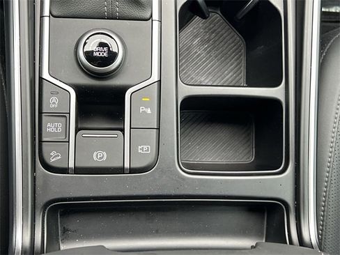Used 2025 Kia Sorento S w/ Panoramic Sunroof Package image 10