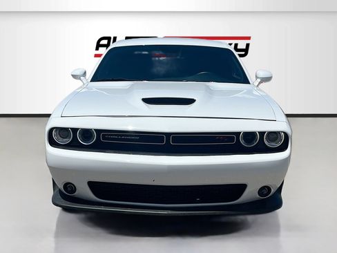 Used 2022 Dodge Challenger R/T RWD image 2