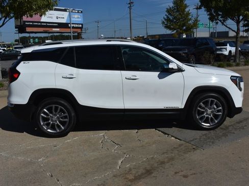 Used 2022 GMC Terrain SLT image 4