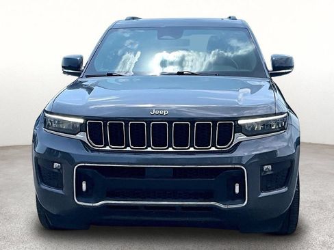 Used 2022 Jeep Grand Cherokee Overland w/ Luxury Tech Group IV AWD/4WD image 4