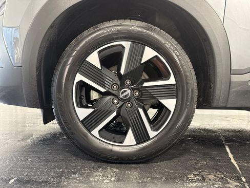 Used 2025 Nissan Kicks SV AWD/4WD image 9