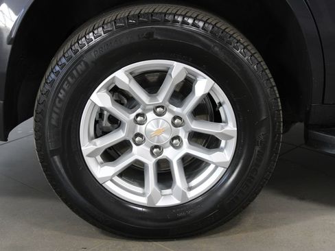 Used 2025 Chevrolet Tahoe LT AWD/4WD image 17