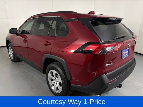 Used 2020 Toyota RAV4 LE FWD image 8