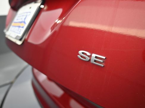 Used 2014 Ford Focus SE w/ Equipment Group 201A FWD image 32