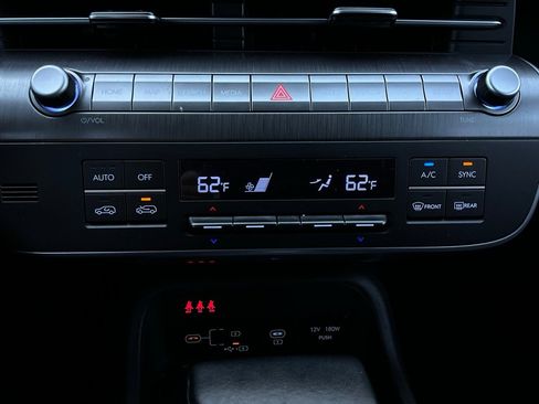 Used 2025 Hyundai Kona SEL image 25