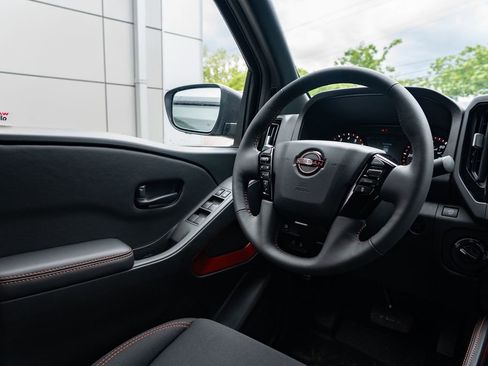 New 2026 Nissan Frontier PRO-4X w/ Pro-4x Convenience Package AWD/4WD image 12