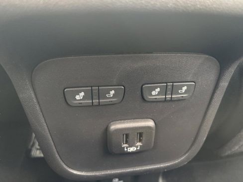 Used 2020 Chevrolet Equinox Premier image 13