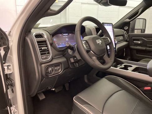 New 2026 RAM 3500 Laramie AWD/4WD image 20