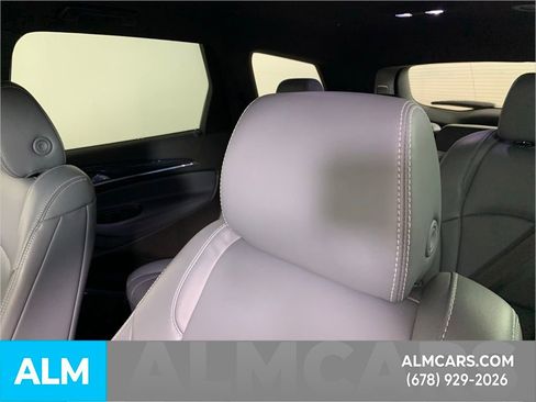 Used 2024 Buick Enclave Premium image 17