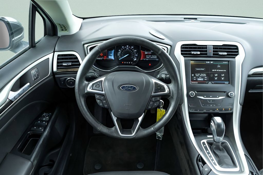 Used 2014 Ford Fusion SE w/ Equipment Group 202A FWD image 18