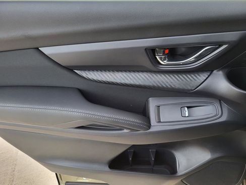 Used 2024 Subaru Ascent Premium w/ Convenience Package image 12