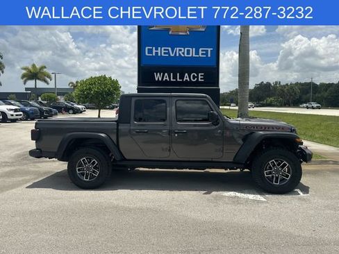 Used 2024 Jeep Gladiator Mojave w/ Convenience Group AWD/4WD image 5