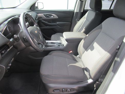 Certified 2019 Chevrolet Traverse LT FWD image 9