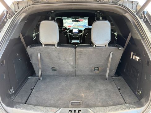 Used 2020 Ford Explorer XLT w/ Equipment Group 202A image 37