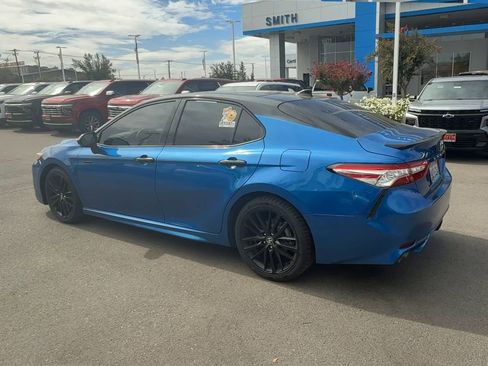 Used 2020 Toyota Camry XSE image 5