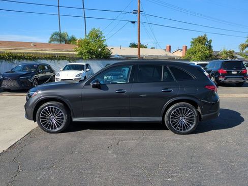 Used 2025 Mercedes-Benz GLC 350e 4MATIC image 9