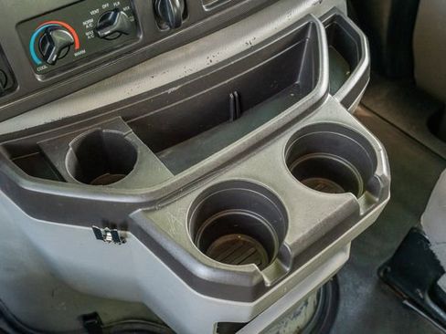 Used 2014 Ford E-350 and Econoline 350 XLT image 28