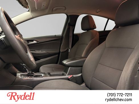 Used 2017 Chevrolet Cruze LT w/ Convenience Package image 5