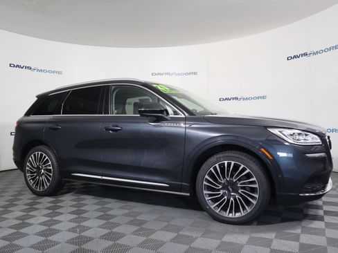 Used 2020 Lincoln Corsair Reserve w/ Equipment Group 202A image 4