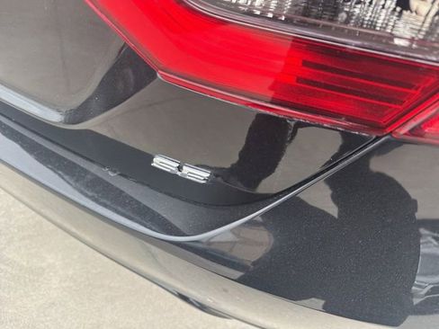 Used 2024 Toyota Camry SE image 4