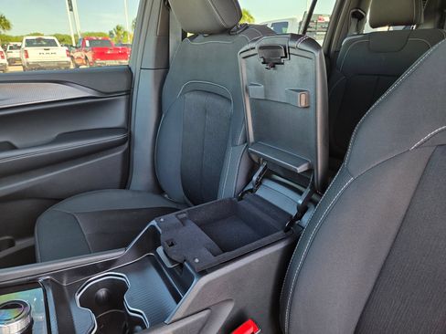 New 2026 Jeep Grand Cherokee L Laredo RWD image 34