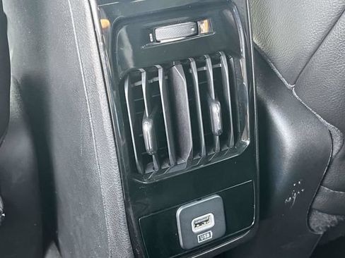 Used 2023 Jeep Compass Latitude AWD/4WD image 19