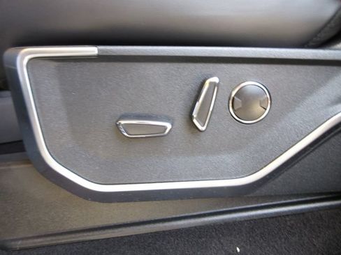Used 2025 Ford F150 Raptor AWD/4WD image 13