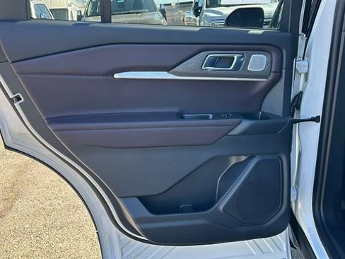 New 2026 Ford Explorer Platinum image 14