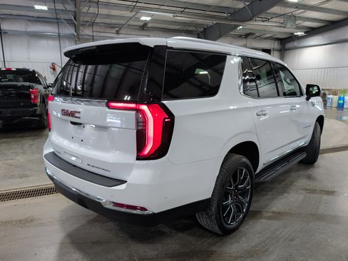 Used 2026 GMC Yukon Elevation w/ Elevation Premium Package AWD/4WD image 3