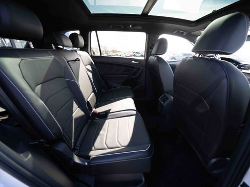 Used 2024 Volkswagen Tiguan SEL R-Line image 25