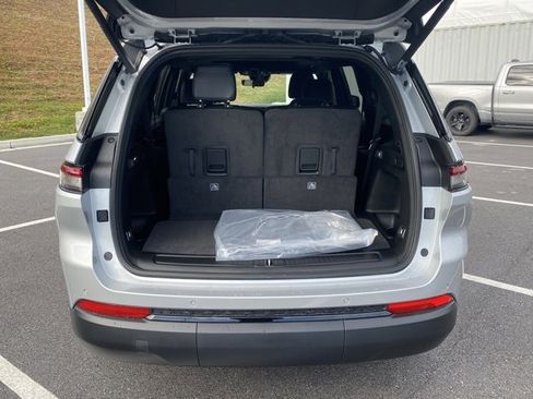 New 2025 Jeep Grand Cherokee L Altitude image 7