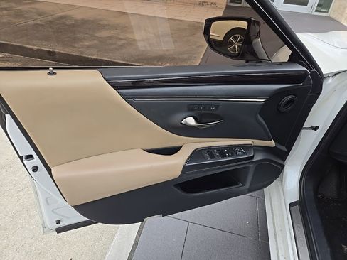 Used 2021 Lexus ES 350 w/ Premium Package FWD image 8