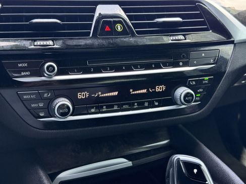 Used 2019 BMW 540i w/ Convenience Package RWD image 19