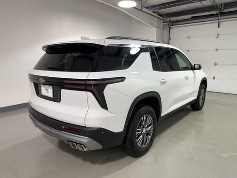 Used 2026 Chevrolet Traverse LT w/ Driver Confidence Package FWD image 7