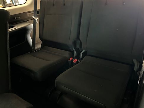 Used 2017 Toyota 4Runner SR5 AWD/4WD image 17