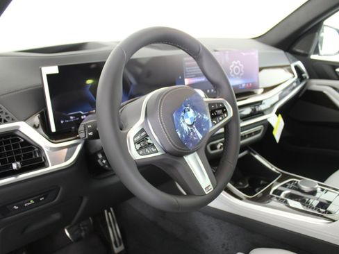 New 2026 BMW X5 xDrive40i w/ M Sport Package AWD/4WD image 4