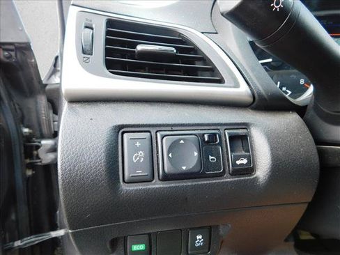 Used 2019 Nissan Sentra SV FWD image 14