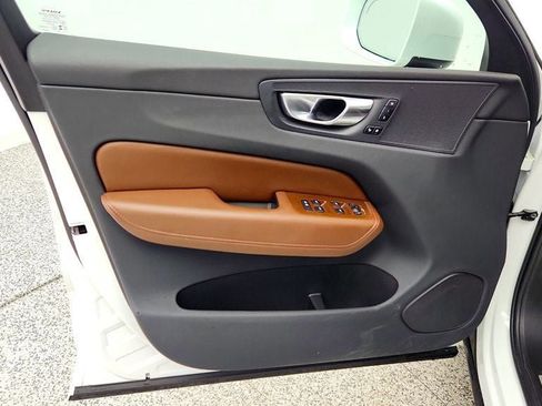 Used 2023 Volvo XC60 B5 Plus w/ Climate Package image 11