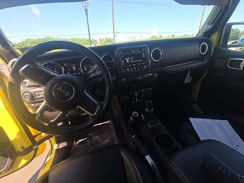Used 2022 Jeep Wrangler Unlimited Sahara w/ Cold Weather Group AWD/4WD image 4