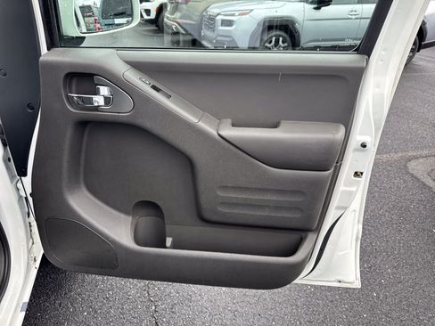 Used 2015 Nissan Frontier PRO-4X w/ Pro-4x Graphics Package AWD/4WD image 23