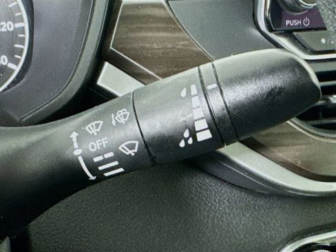 Used 2024 Nissan Altima 2.5 SV FWD image 16